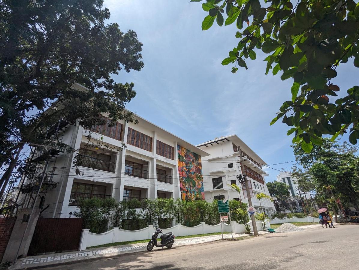Prasanthi Hotel Kollam Esterno foto