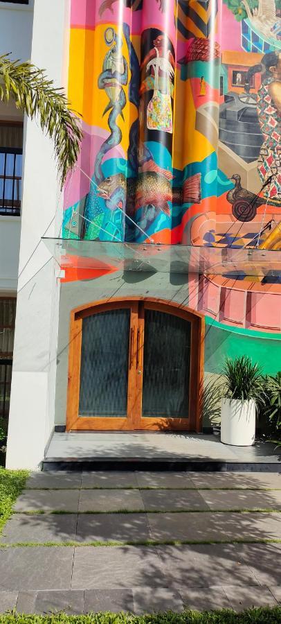 Prasanthi Hotel Kollam Esterno foto